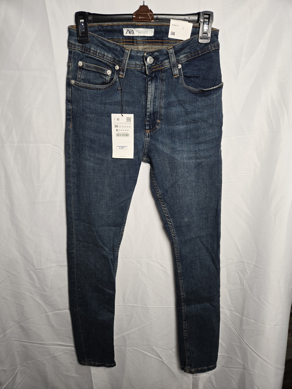ZARA Women's Skinny Jeans in Dark Blue Wash